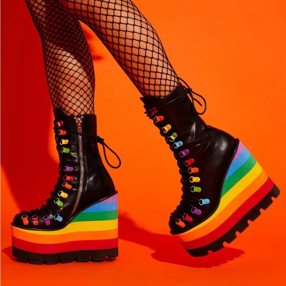 NWOT- Club XX CAN'T CONTAIN MYSELF RAINBOW PLATFORM BOOTS- size 6 Dolls Kill